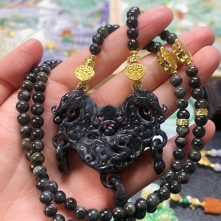 翡翠颈饰未镶嵌吊坠