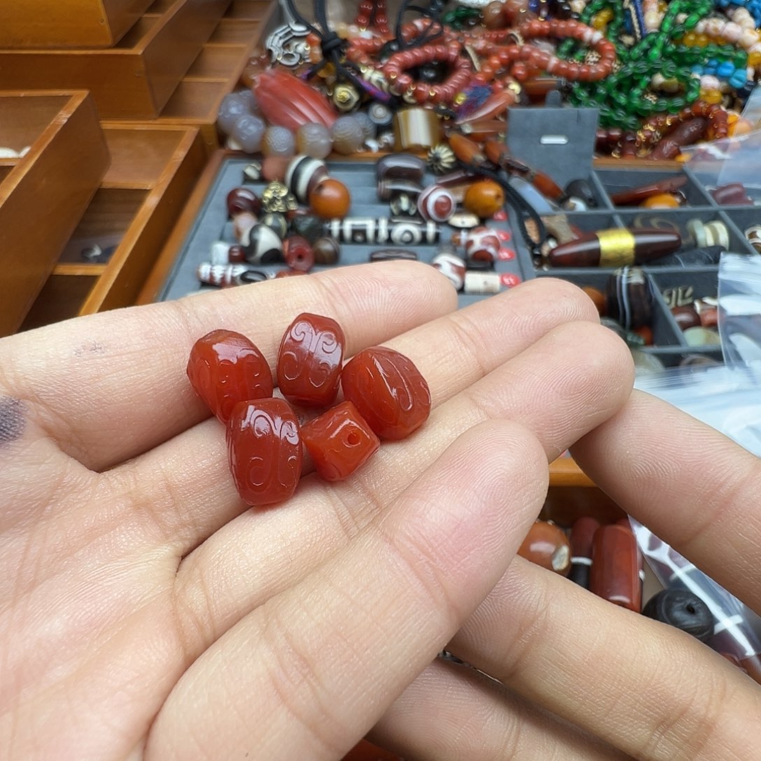美***言玛瑙/玉髓未镶嵌珠宝半成品