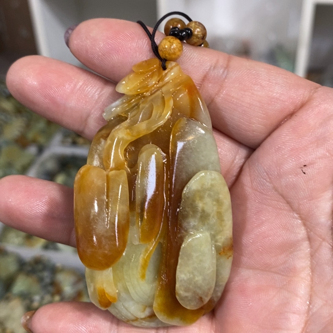 蛇纹石玉颈饰未镶嵌