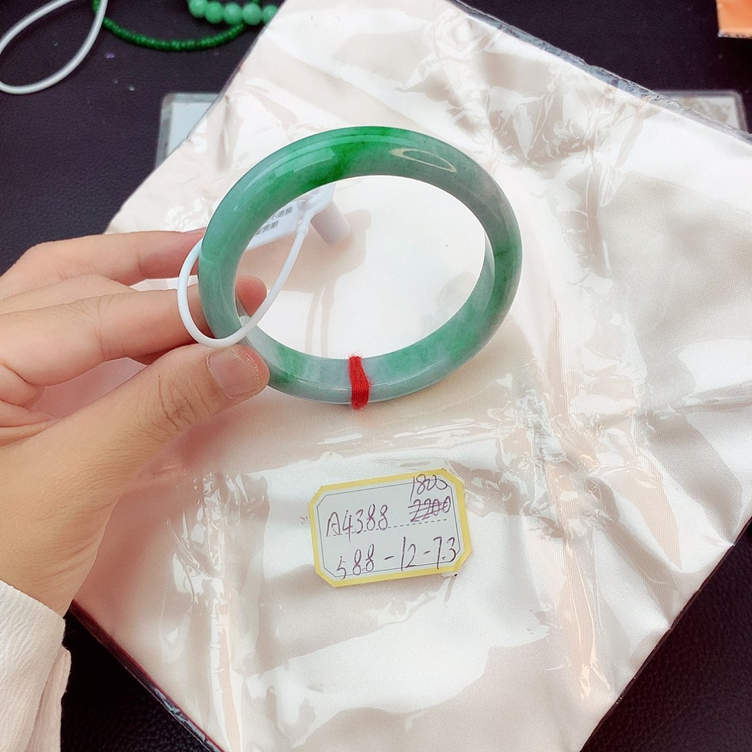 翡翠未镶嵌手镯翡翠