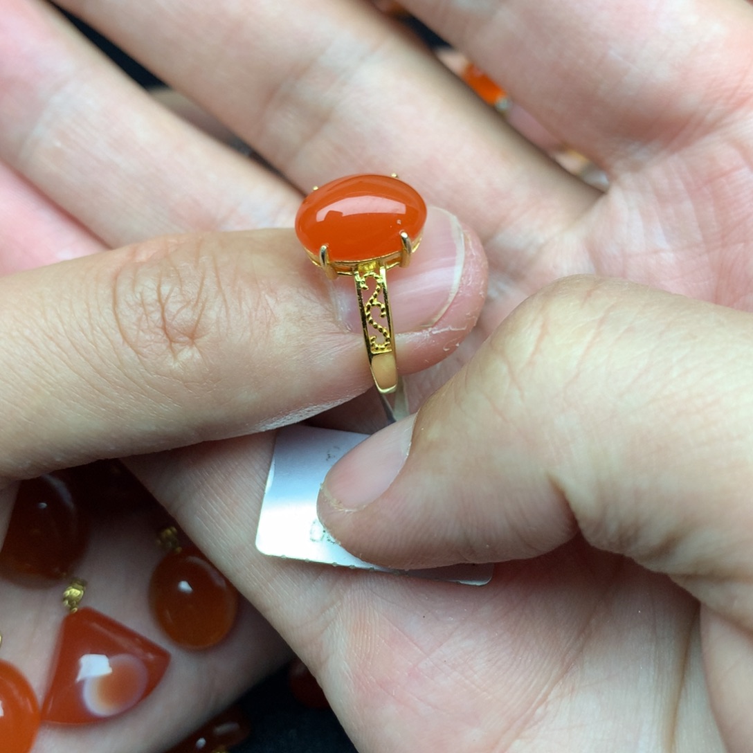 南红玛瑙颈饰未镶嵌