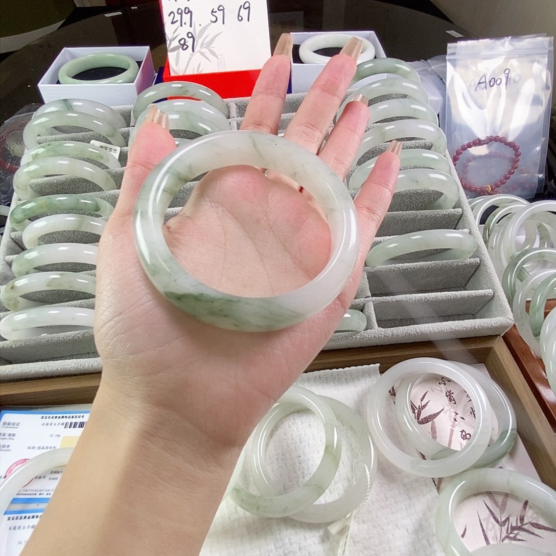 石英质玉手镯未镶嵌爱****粉A009