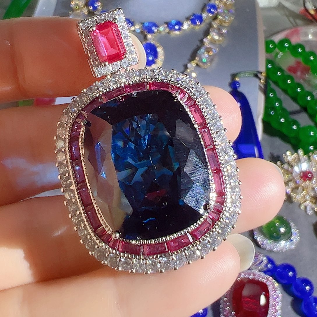 花岗石钨合金红色蓝色大宝贝