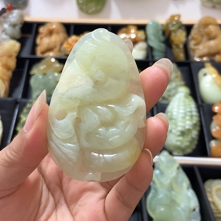 未镶嵌蛇纹石玉挂件