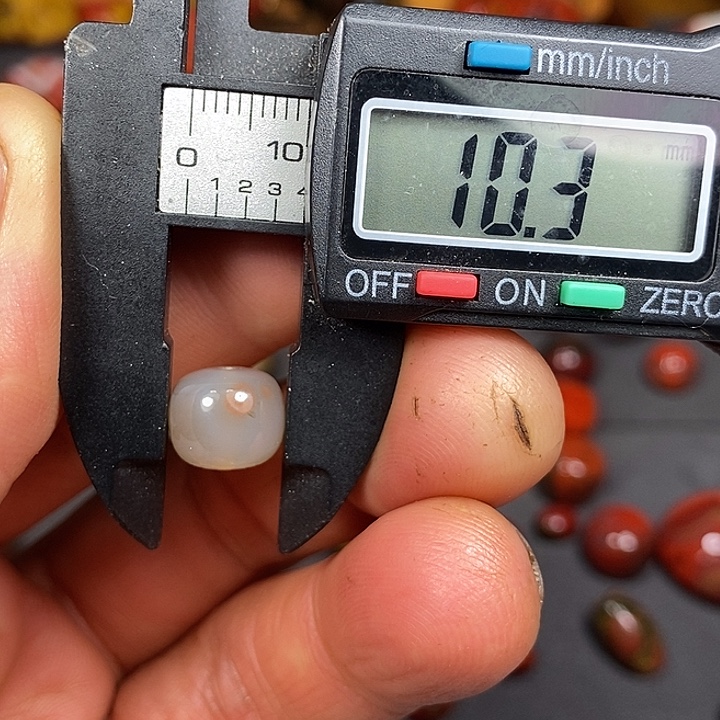 南红玛瑙未镶嵌车挂