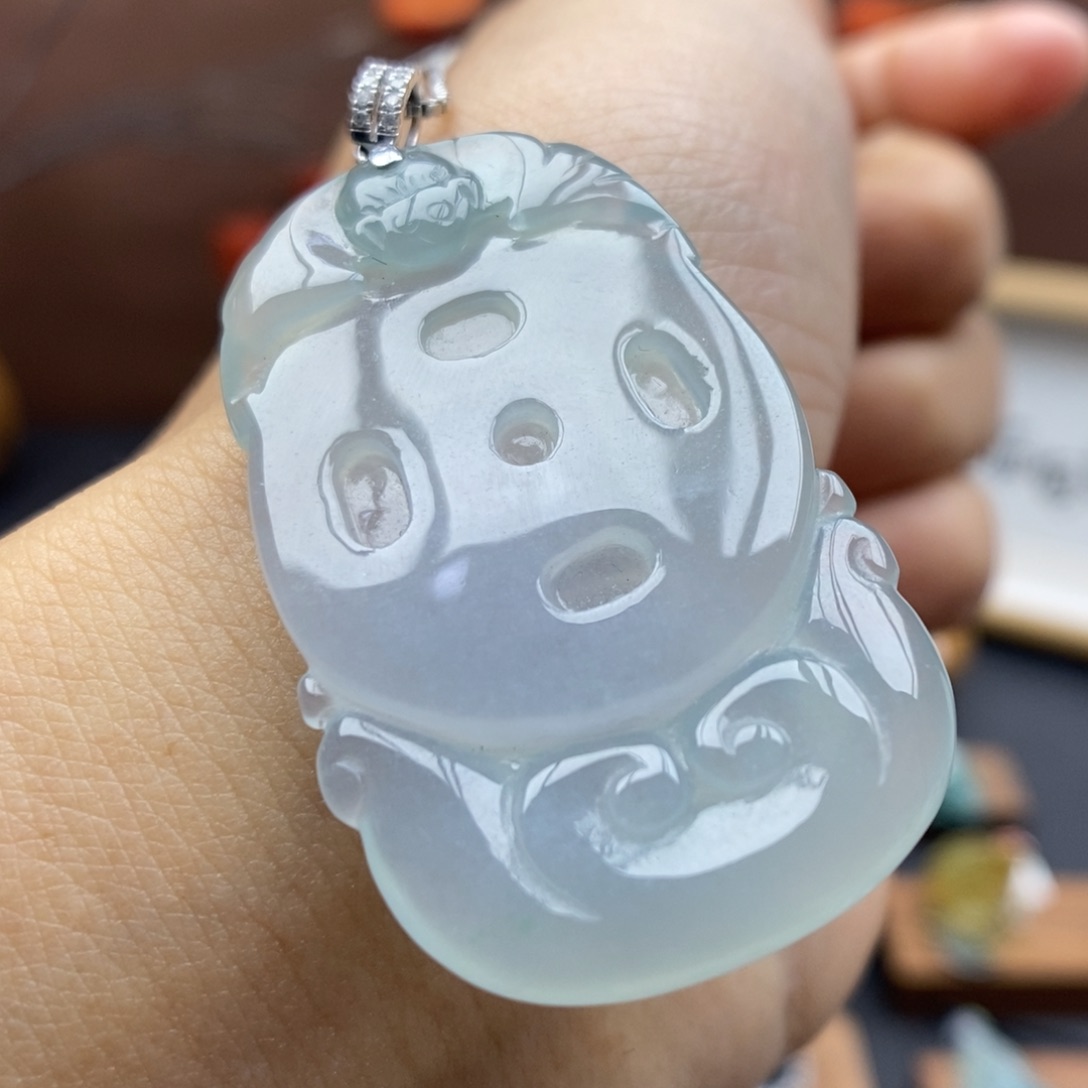 【闪购商品】颈饰18K金镶嵌翡翠72