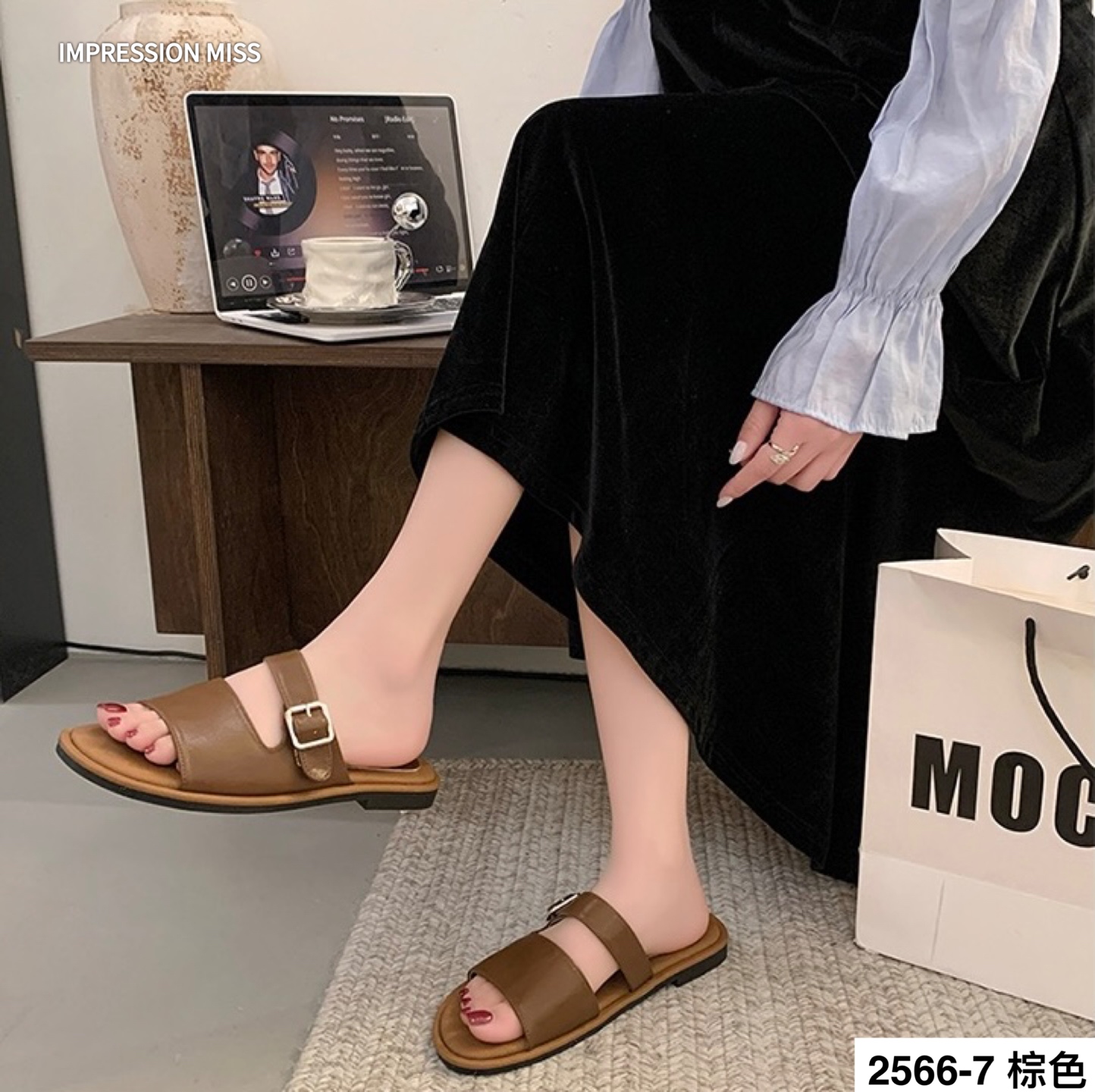（2566-7）时尚百搭平底一字拖鞋
