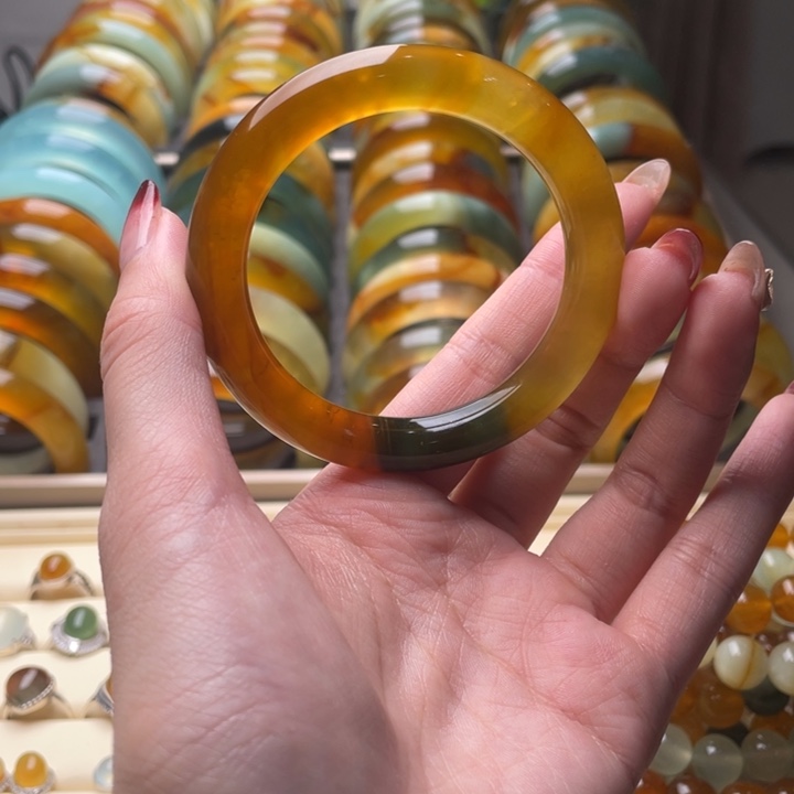 蛇纹石玉手镯未镶嵌53.4