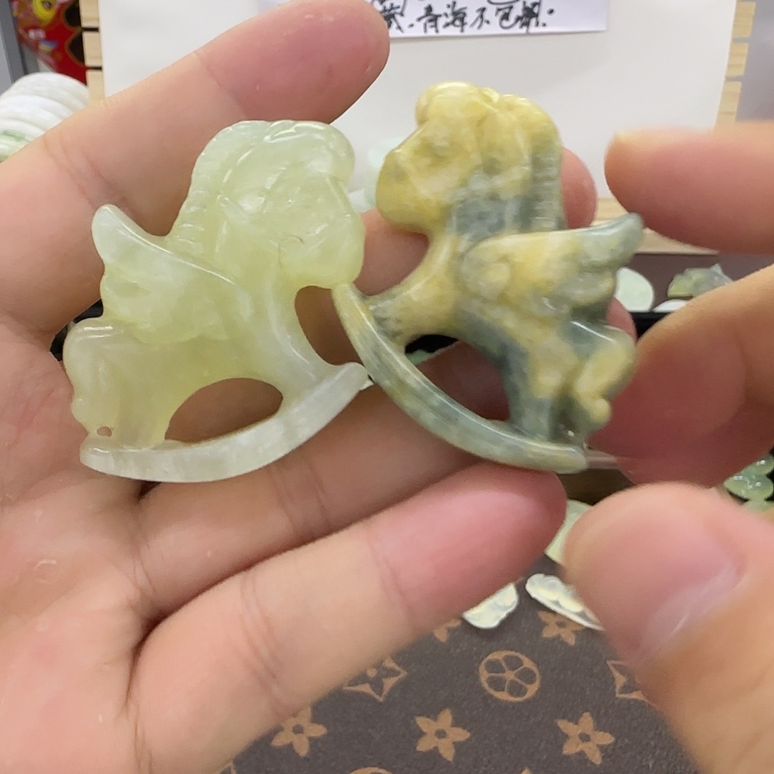 蛇纹石玉合金颈饰