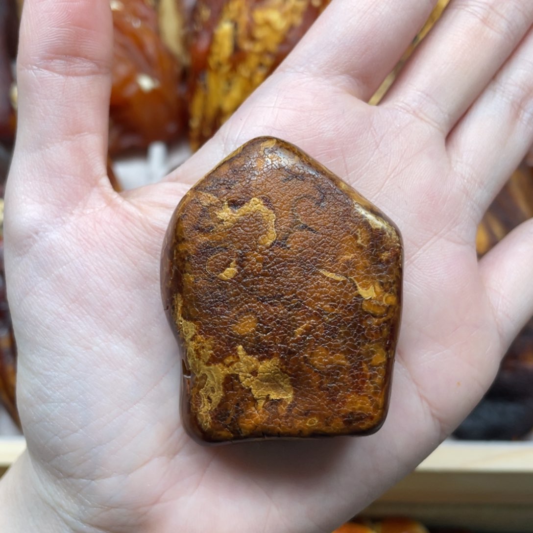 琥珀珠宝奇石未镶嵌