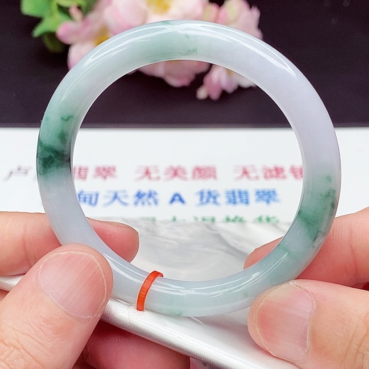 翡翠手镯未镶嵌53圈