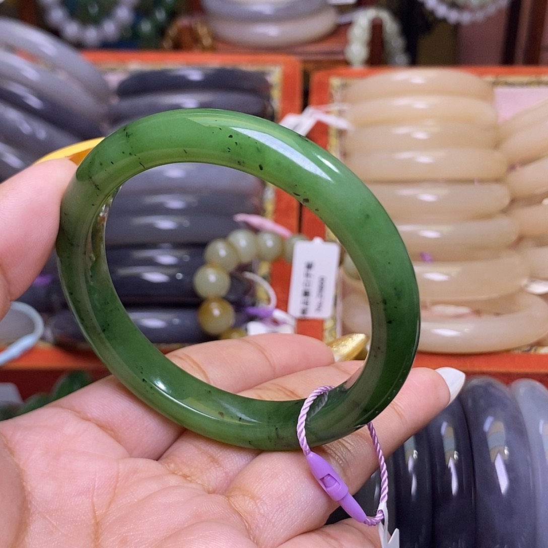 和田玉未镶嵌颈饰碧玉苹果绿老矿料手镯54.8