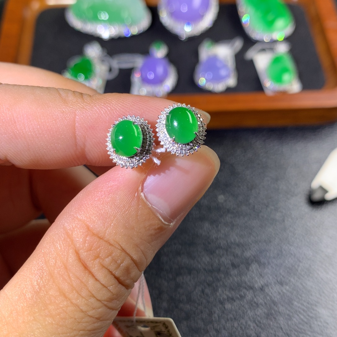 翡翠18K金镶嵌耳饰翡翠