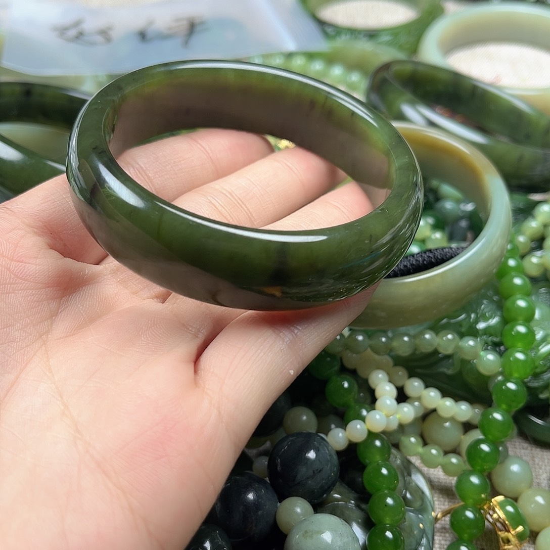 和田玉（碧玉）未镶嵌手镯58➕