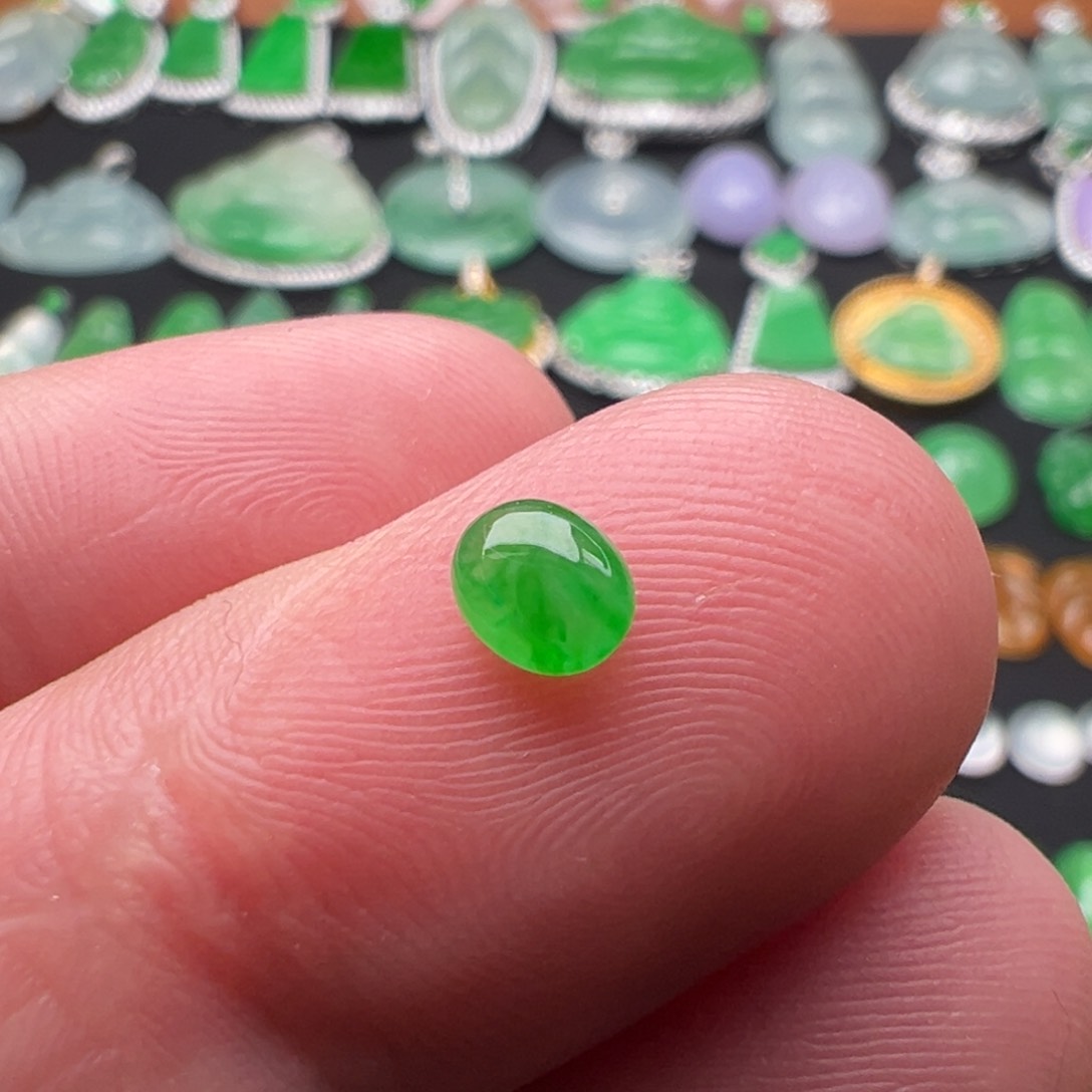 翡翠颈饰未镶嵌蛋面5.1