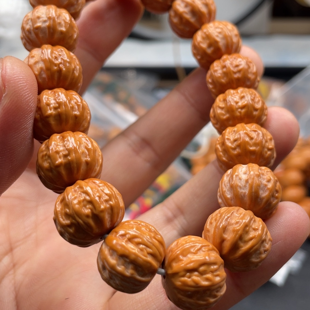 吊坠橄榄核不想去