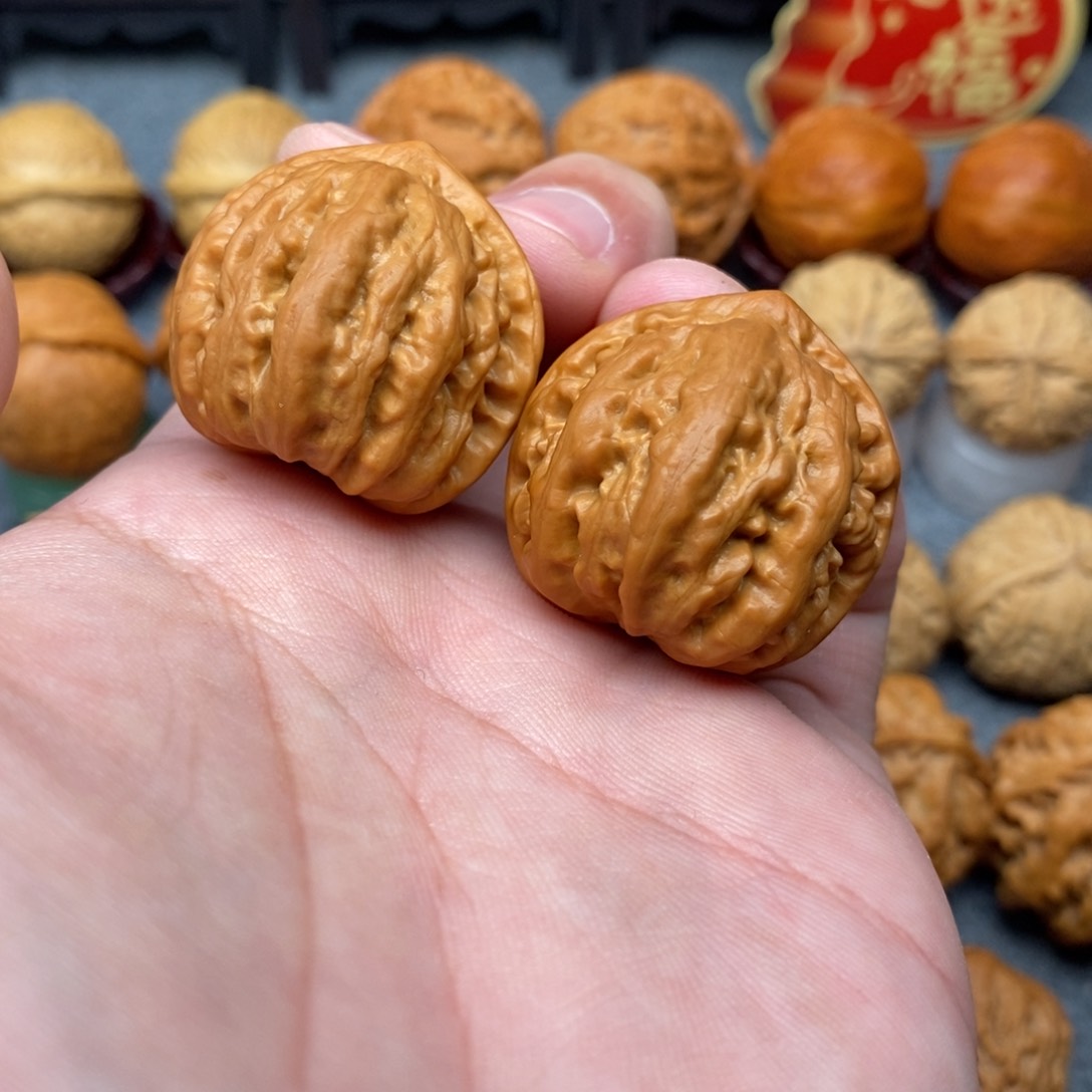 文玩核桃把件水晶八棱