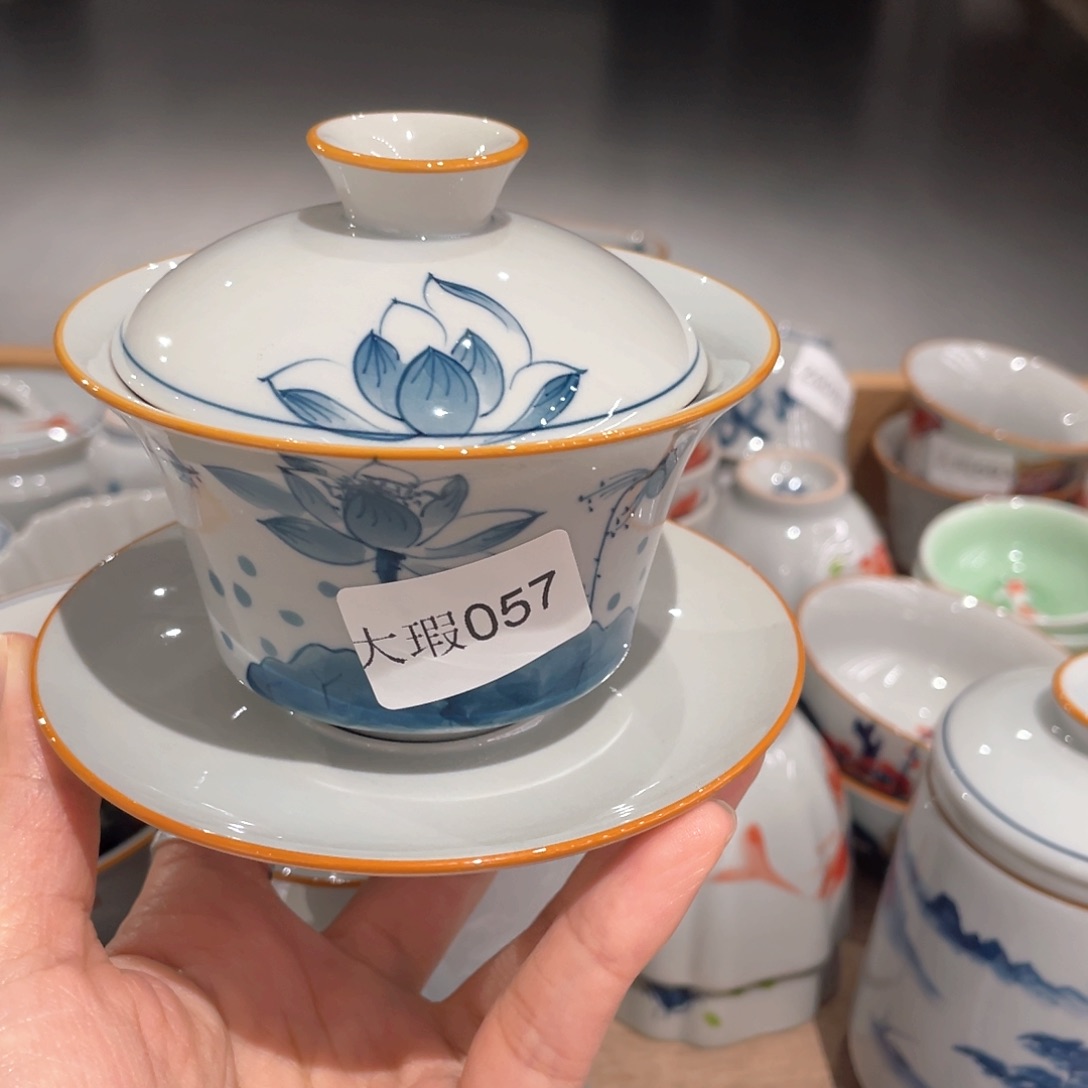 釉下手绘茶具微瑕