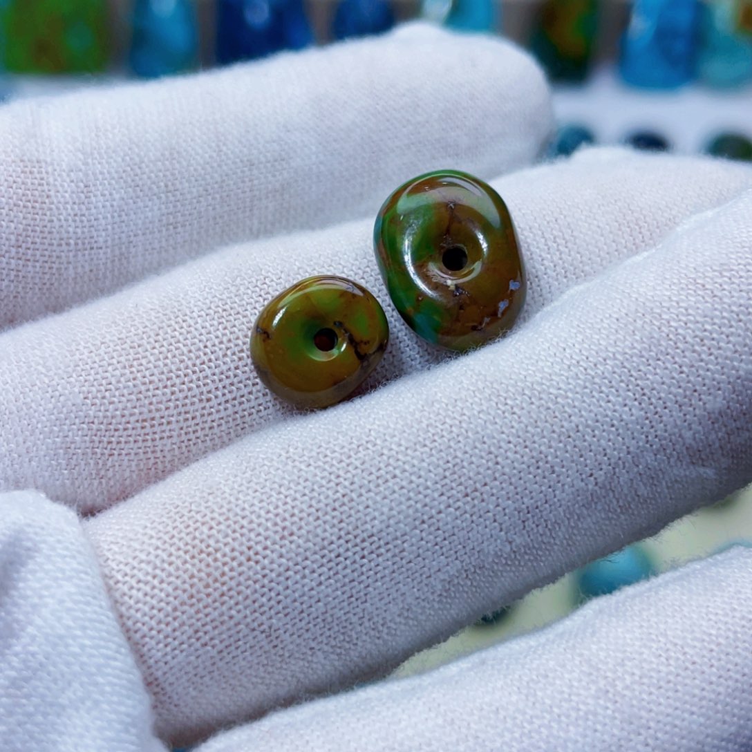 绿松石未镶嵌饰品