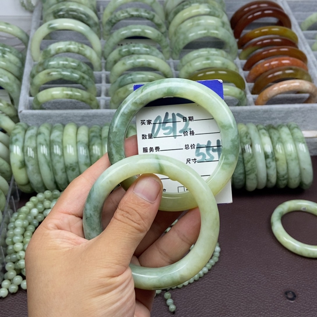 未镶嵌蛇纹石玉手链