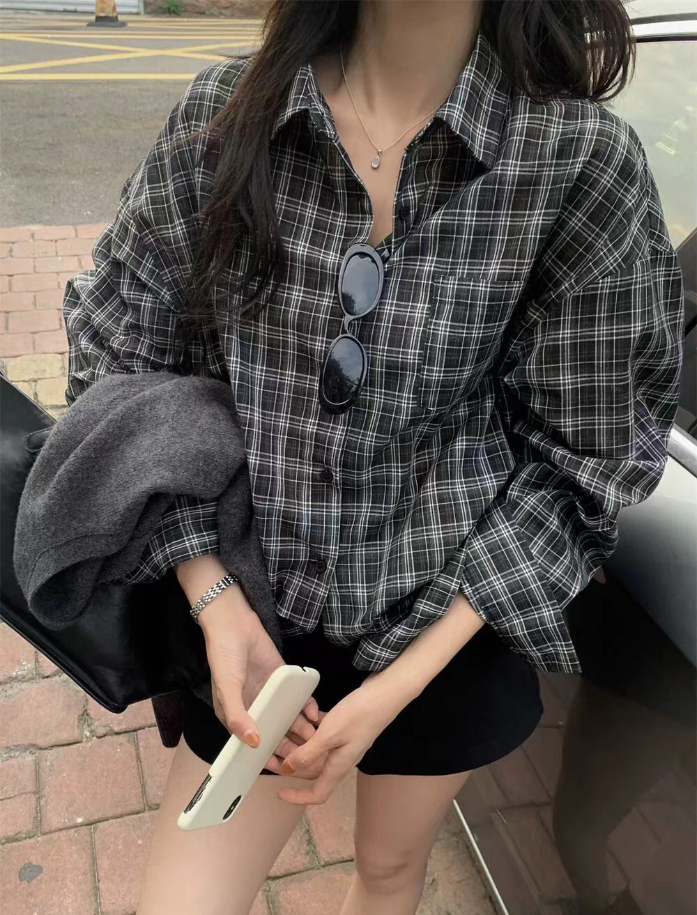 秋季减龄复古长袖格子衬衫搭配时尚休闲