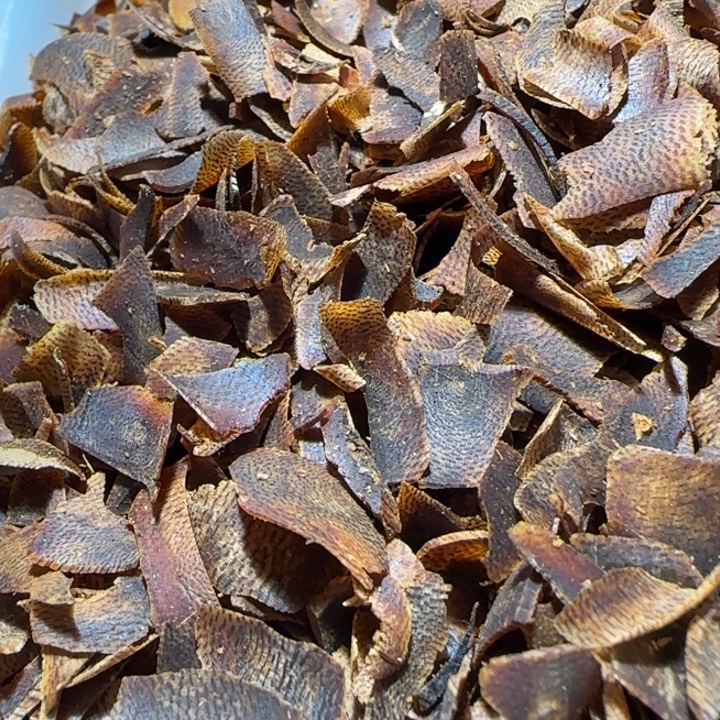 沉香手把件海南老白棋沉水切片100克