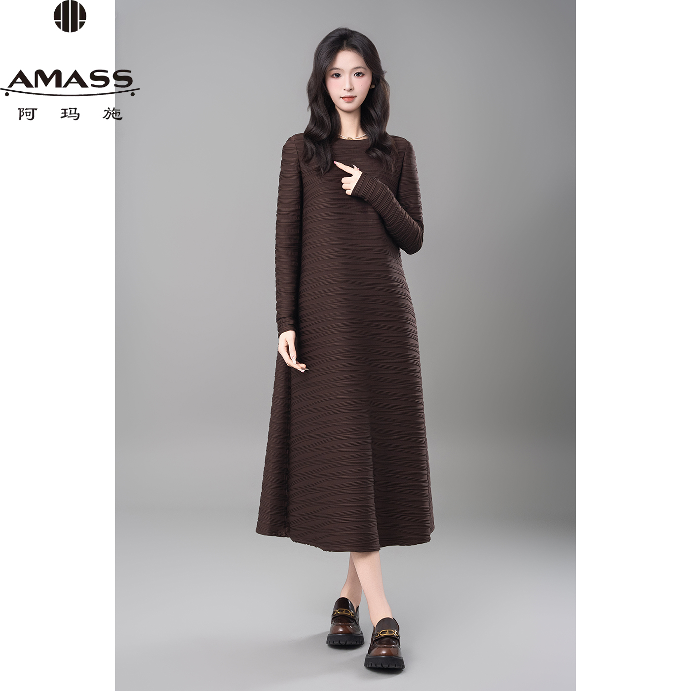 AMASS/阿玛施秋冬暗黑时尚气质提花长袖压褶宽松连衣裙女 5500080