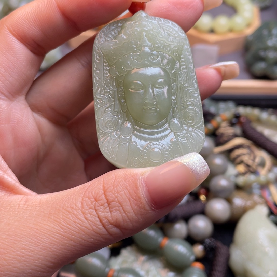 和田玉颈饰未镶嵌