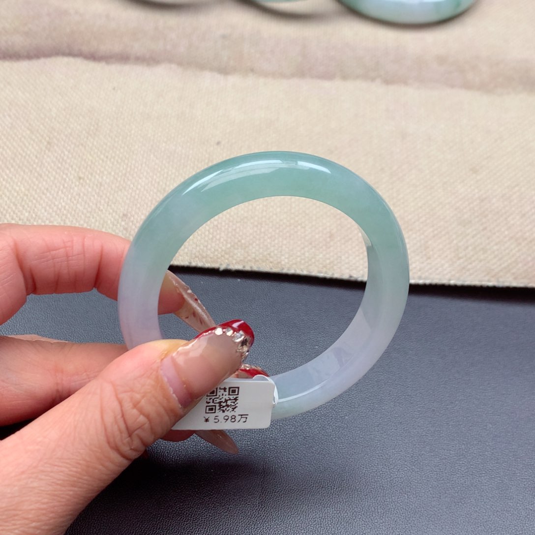 翡翠手镯未镶嵌缅甸翡翠手镯