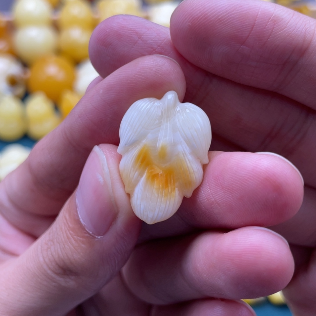 琥珀未镶嵌裸石蜜蜡