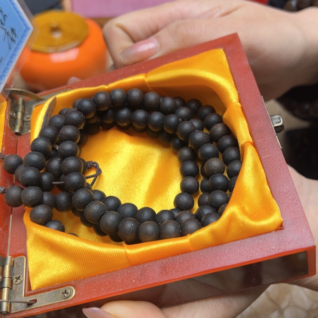 大叶紫檀（黑酸枝木类）