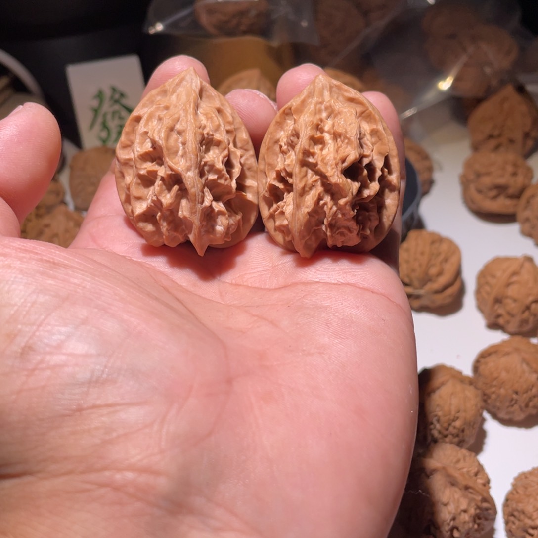 文玩核桃吊坠龙骨