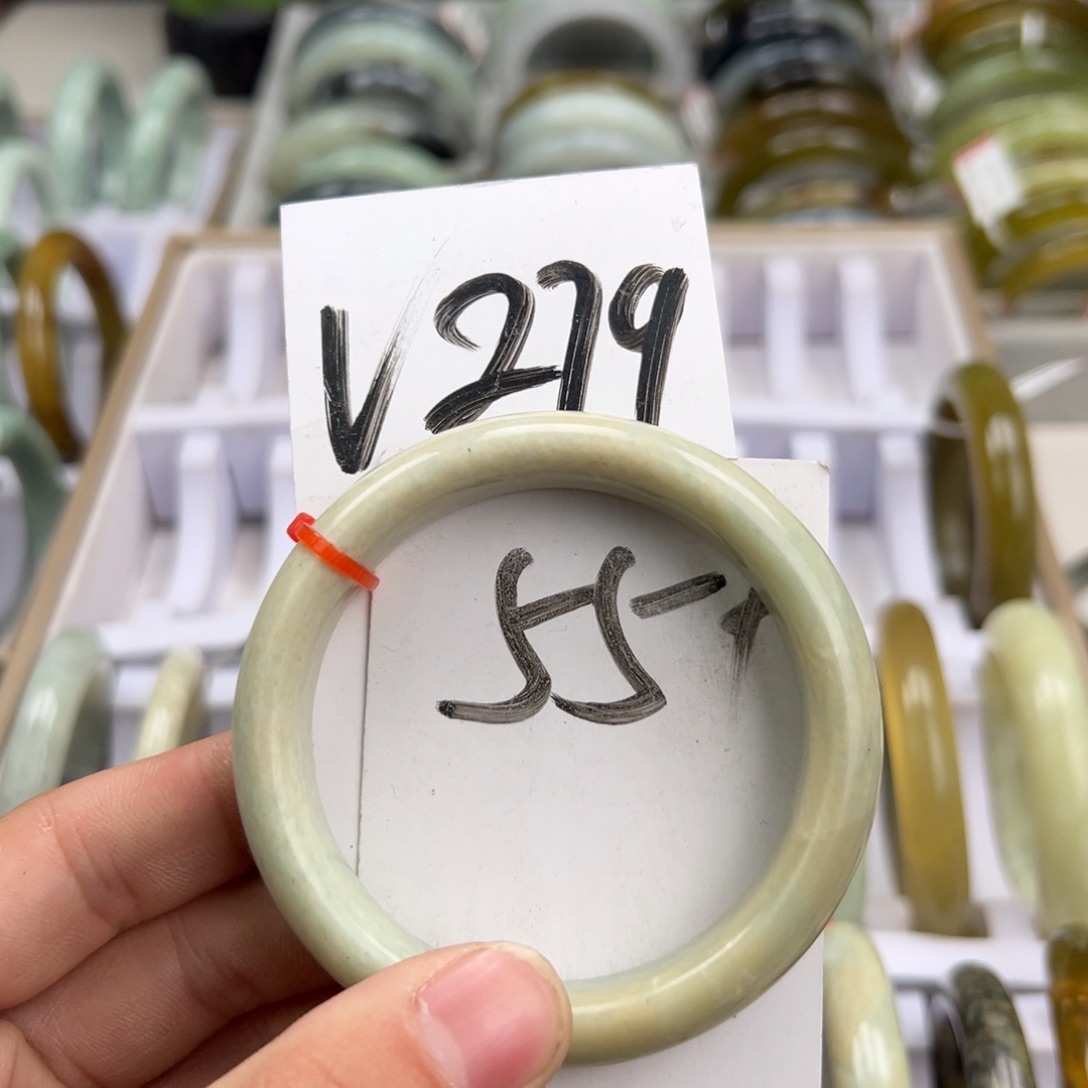 岫玉手镯未镶嵌天然岫玉