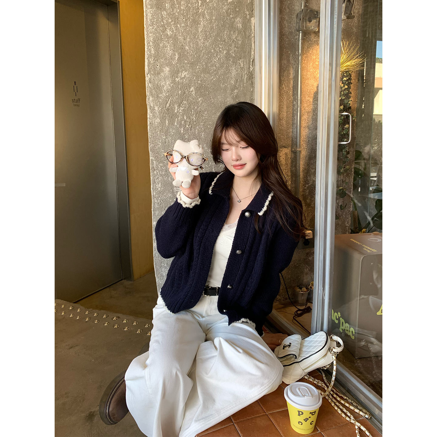 宋正恩12/8 10:00AM上新【藏青绞花撞边短款针织开衫】可提前收藏