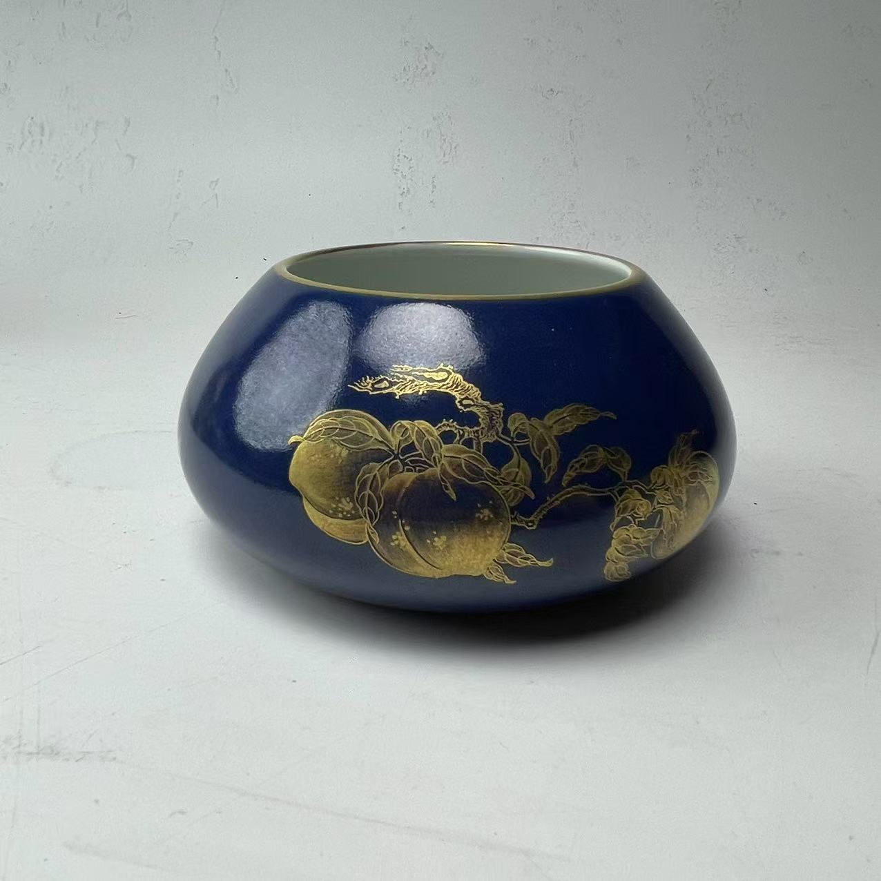 清乾隆霁蓝描金三多水盂BY05X0204