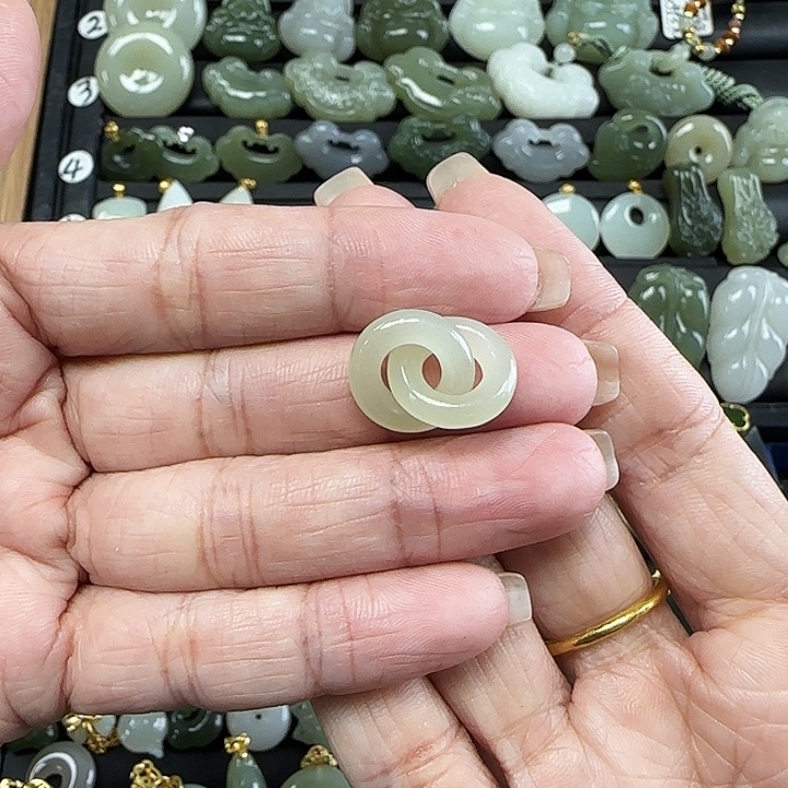 和田玉未镶嵌吊坠(不含链)