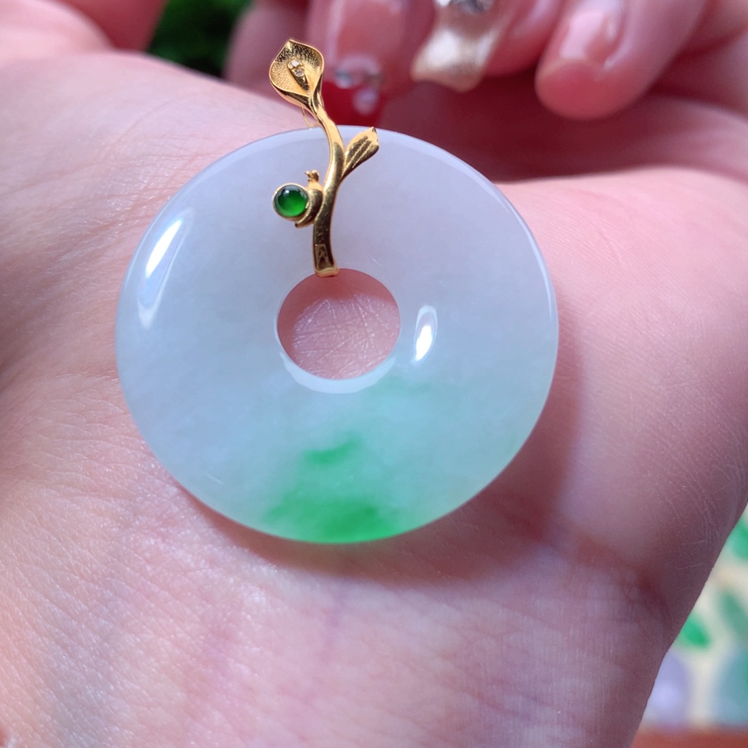 翡翠吊坠(不含链)18K金镶嵌