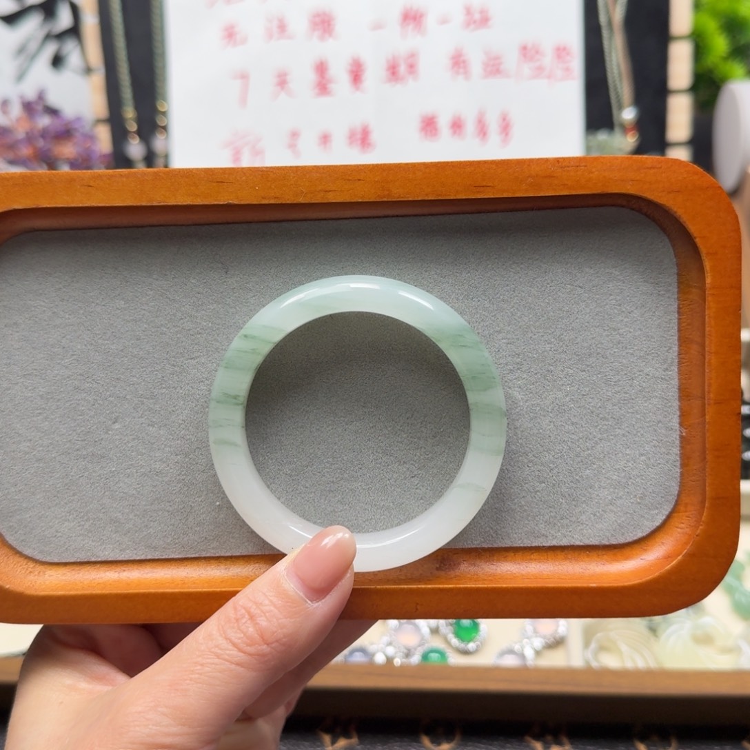 石英质玉未镶嵌手镯