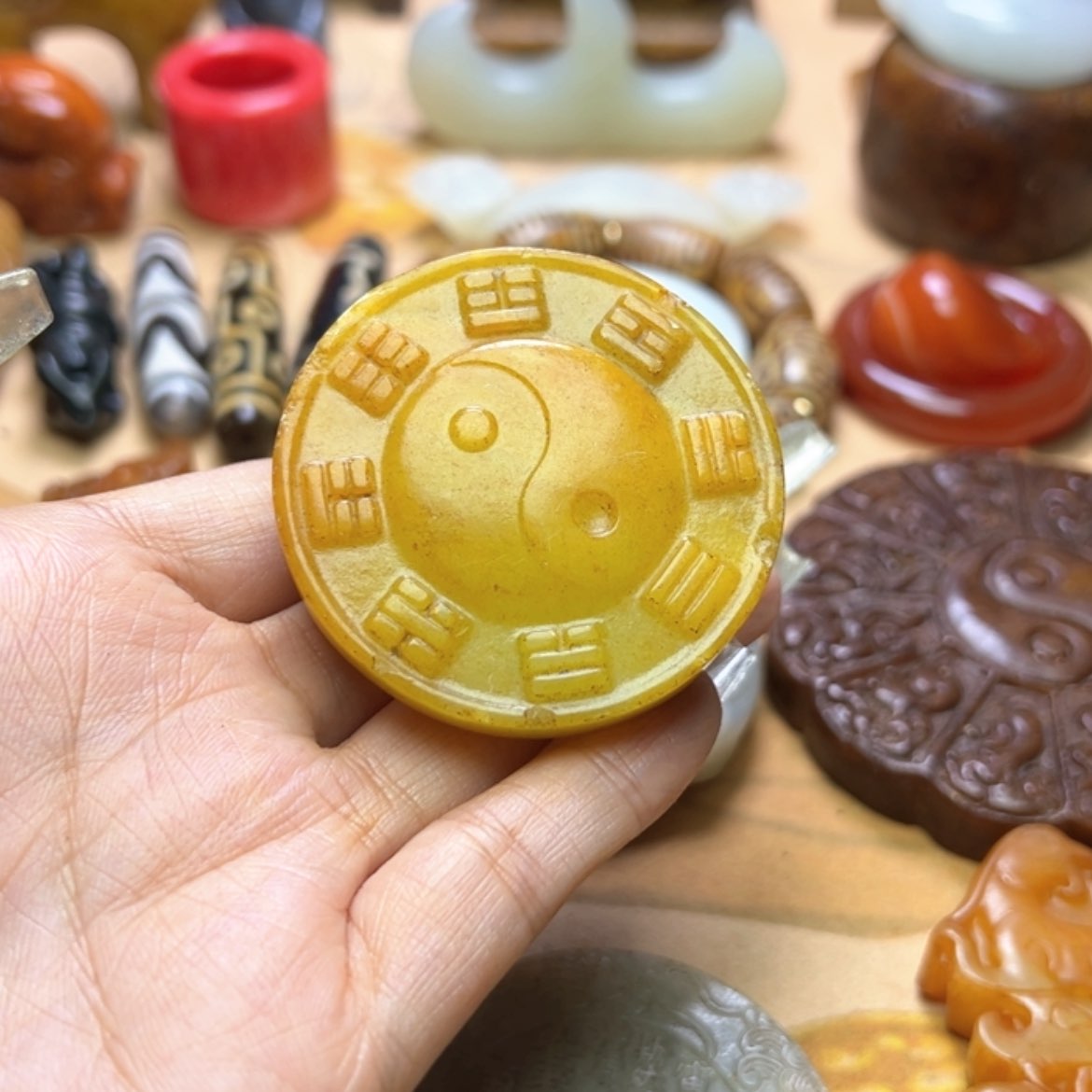 【闪购商品】蛇纹石玉颈饰未镶嵌皮带