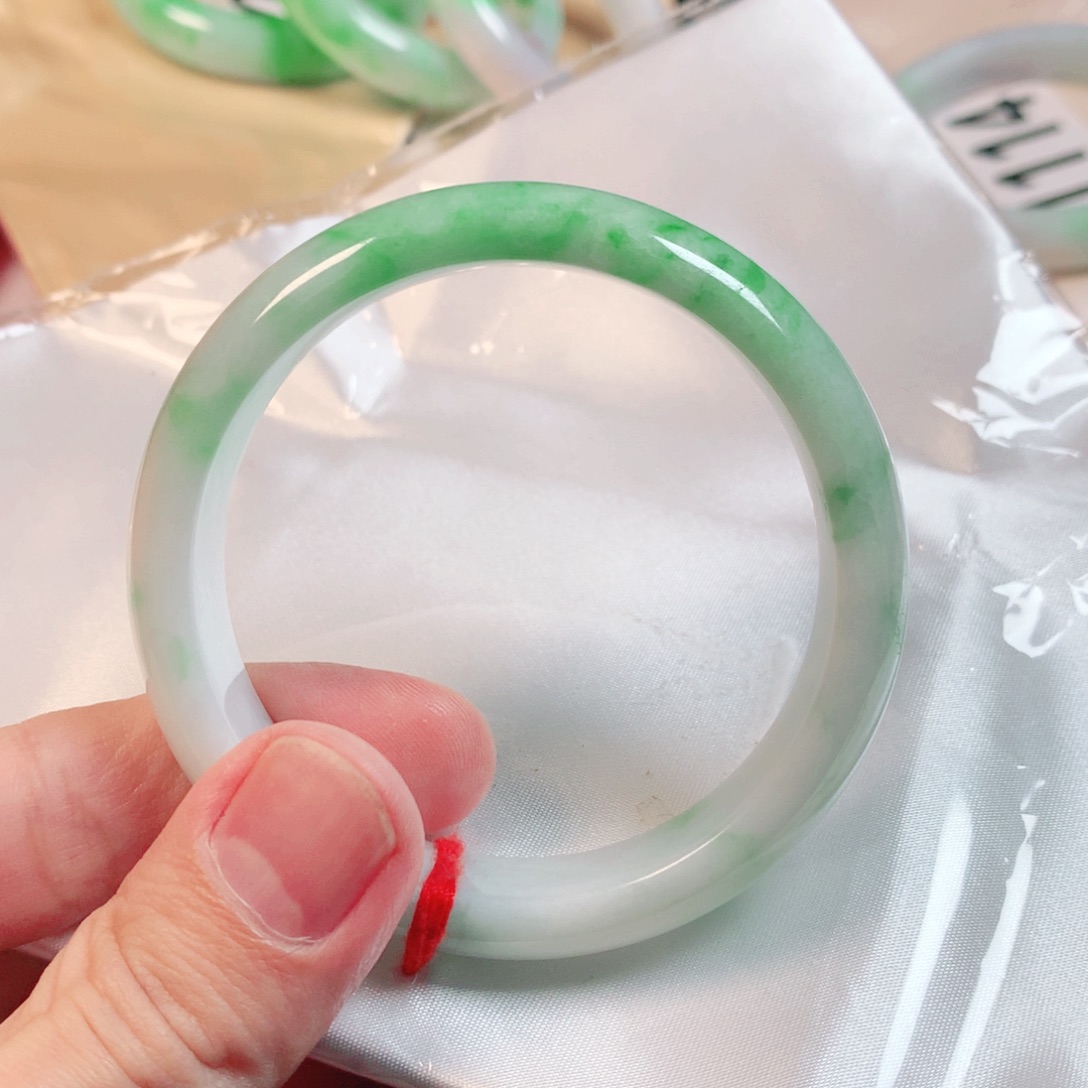 翡翠手镯未镶嵌翡翠手镯57