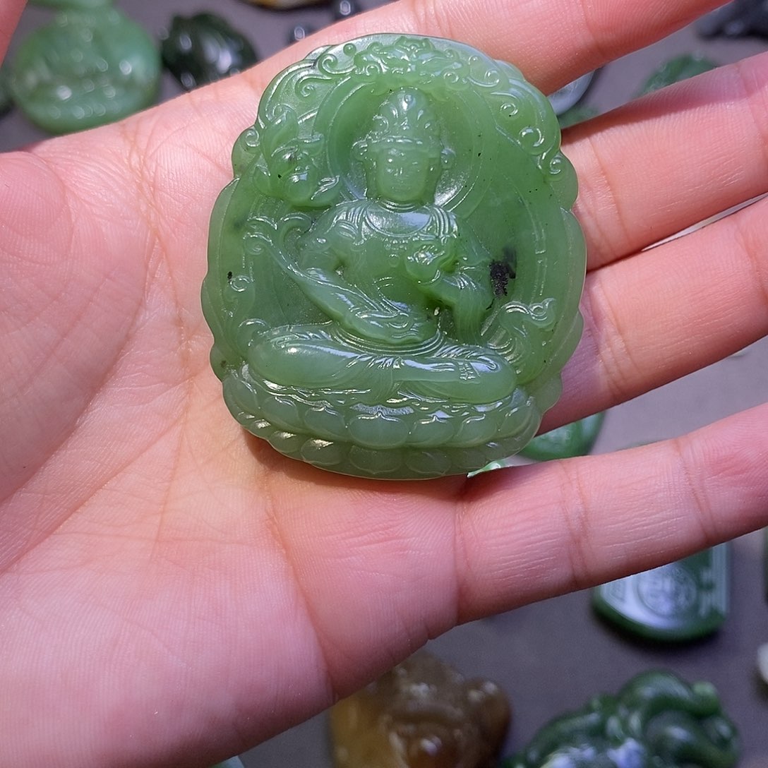 和田玉未镶嵌颈饰百**憾