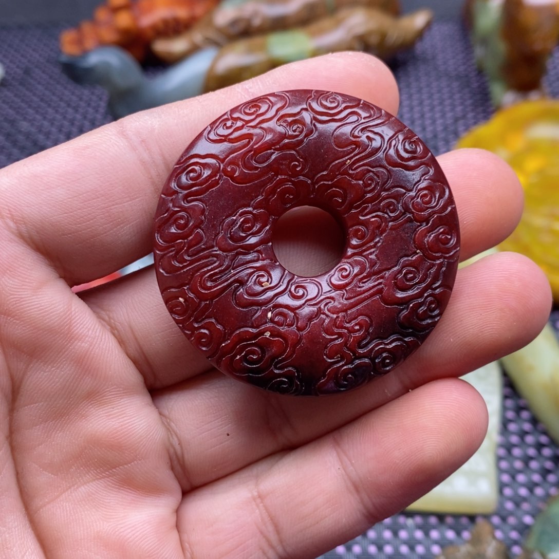 蛇纹石玉颈饰未镶嵌