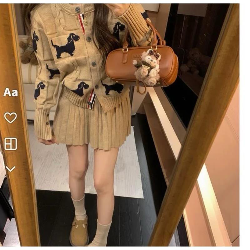 卡其色学院风慵懒感复古小狗长袖开衫毛衣针织衫