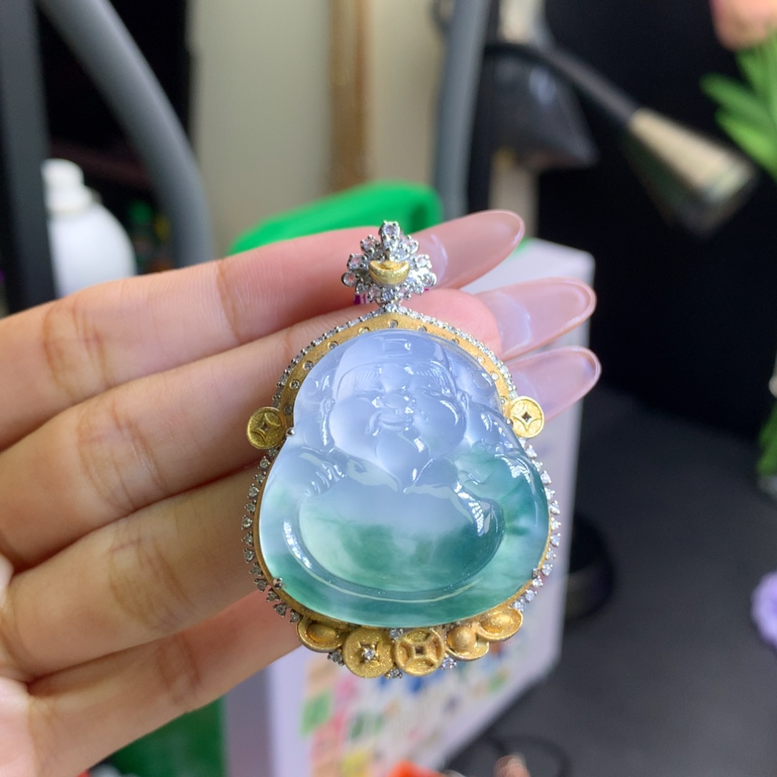 翡翠18K金镶嵌颈饰