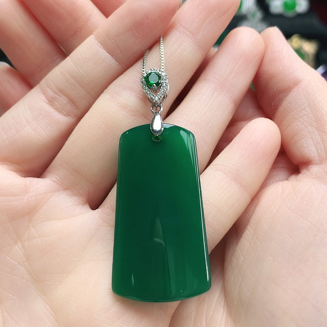 玛瑙/玉髓吊坠未镶嵌