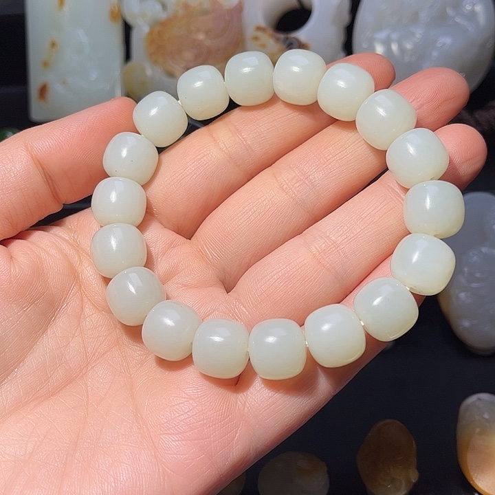 和田玉未镶嵌车挂