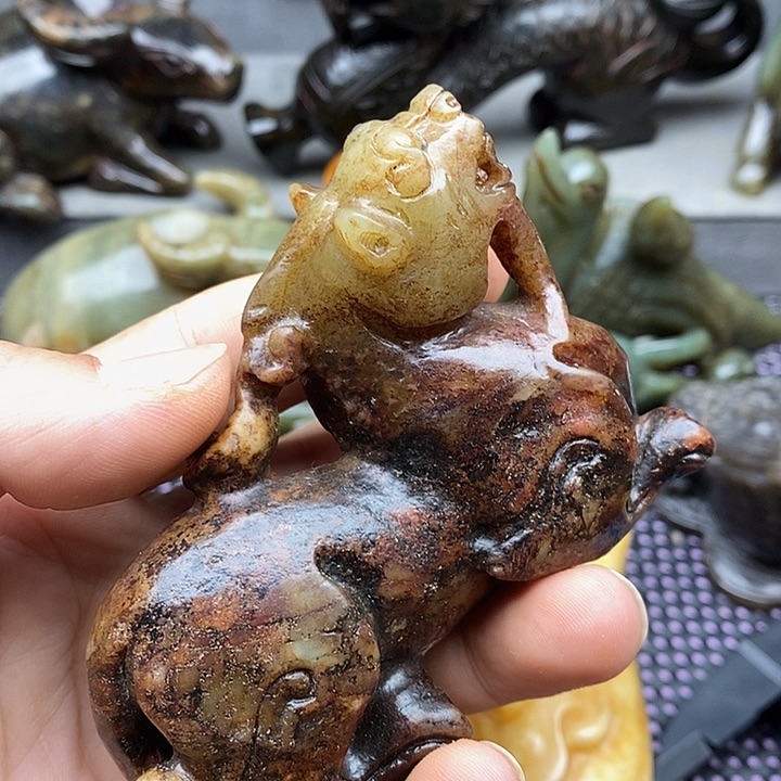 未镶嵌蛇纹石玉颈饰