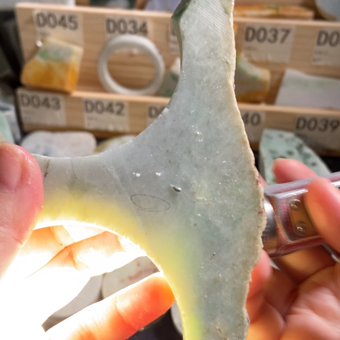 翡翠未镶嵌颈饰天然翡翠