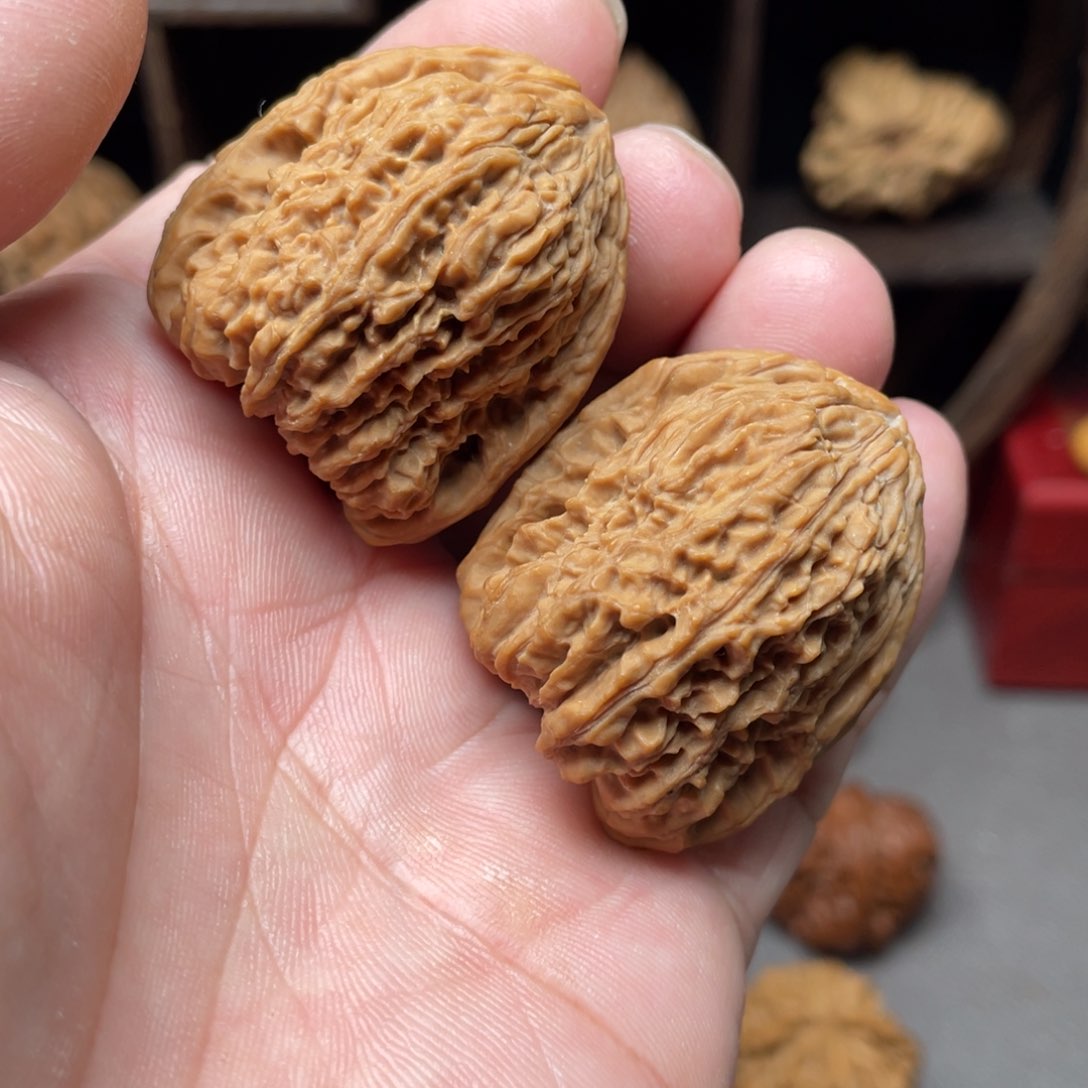 桃核把件34凹底拉丝南疆