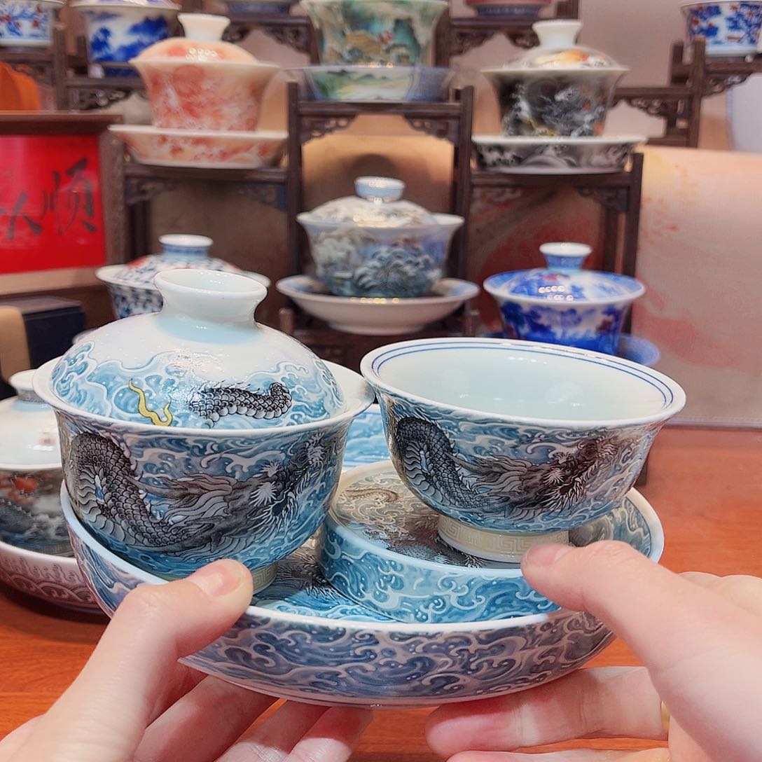 哈斯巴纳在比赛时被打出三